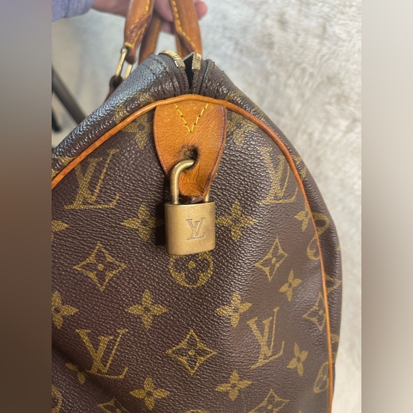 Louis Vuitton Speedy 30 Monogram Canvas Vintage Handbag Made in USA - Picture 4 of 16